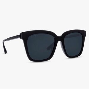 DIFF Eyewear in the style Bella. Black frame grey polarized lenses.